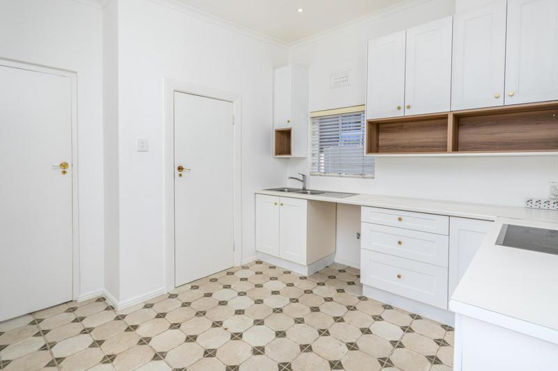 2 Bedroom Property for Sale in Claremont Western Cape